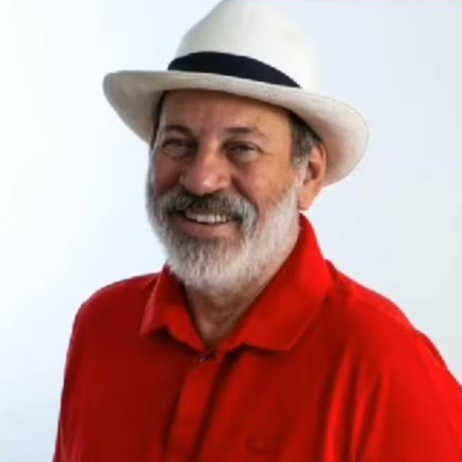 Delúbio Soares fazendo gesto positivo