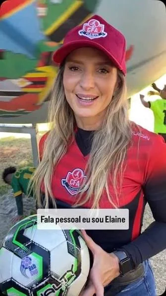 Elaine Silva, presidente da FLAGYN, durante atividade ligada à formação esportiva.
